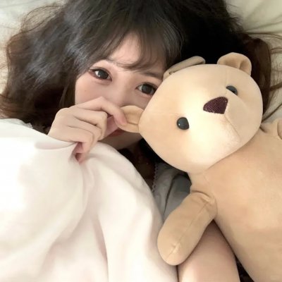 战火中的花蕾